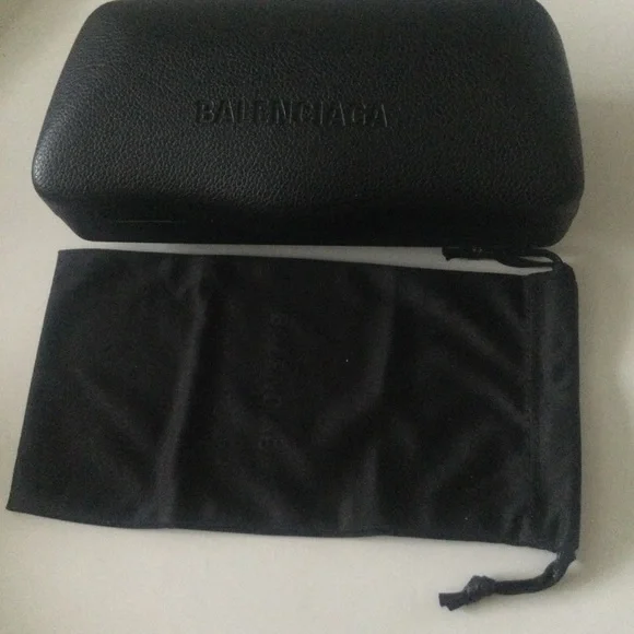 BALENCIAGA EXTRA LARGE BLACK LEATHER SUNGLASSES CASE WITH DRAWSTRING POUCH NEW - Picture 2 of 10